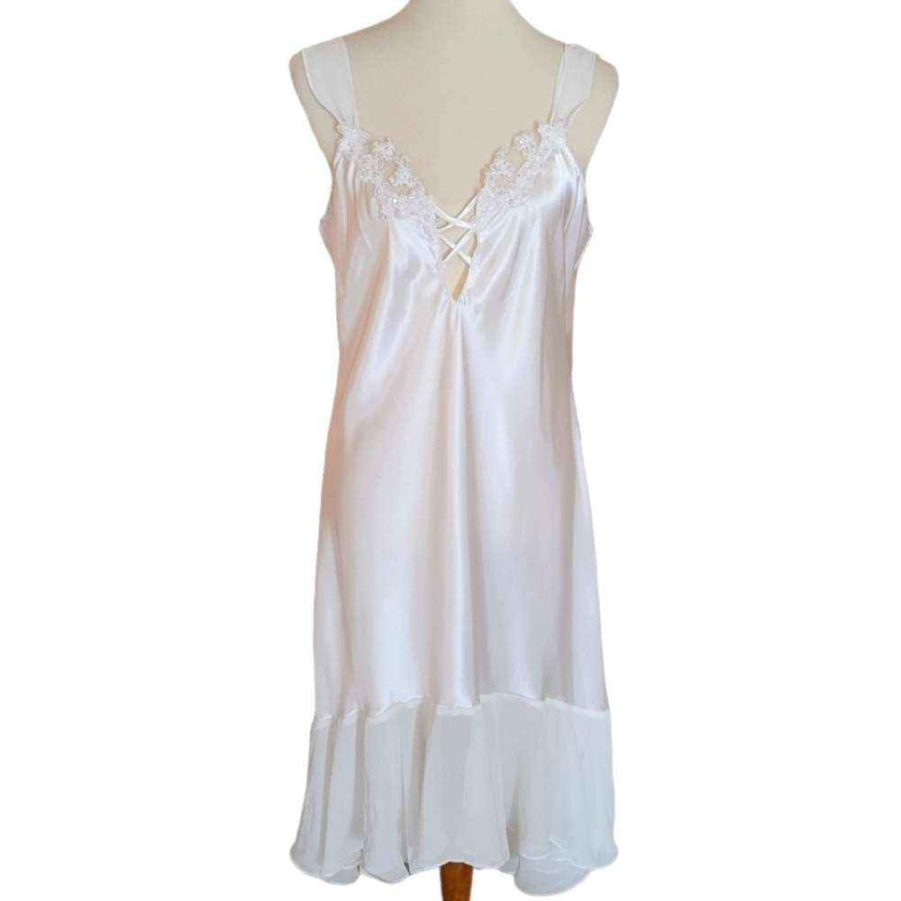 Vintage - White Satin & Chiffon Lace‎ Beaded High Low Chemise - Picture 2 of 7